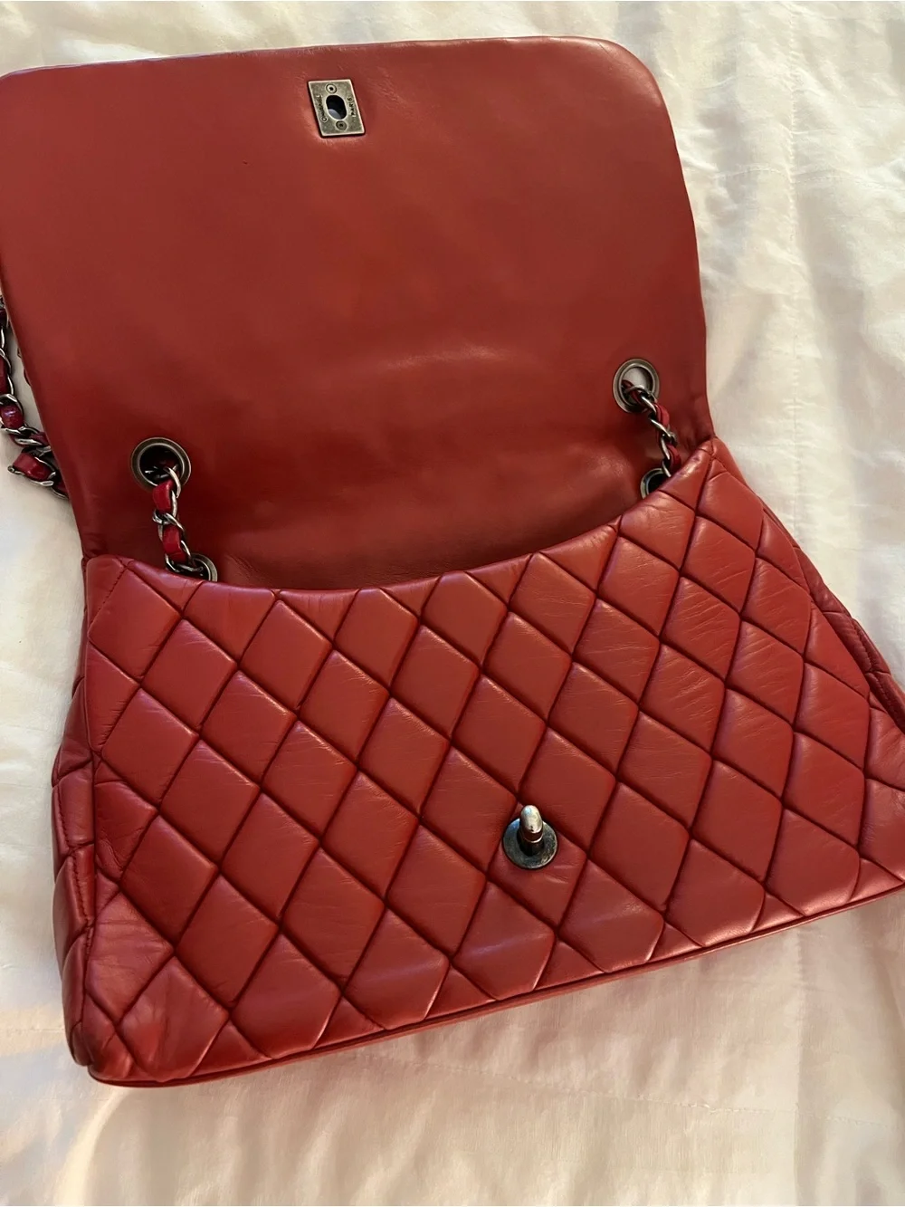 CHANEL Red flap bag